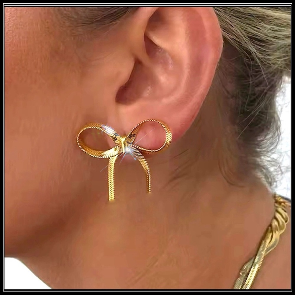 Clearance! NEW GOLD OMEGA SNAKE CHAIN BOW RIBBON STATEMENT EARRINGS